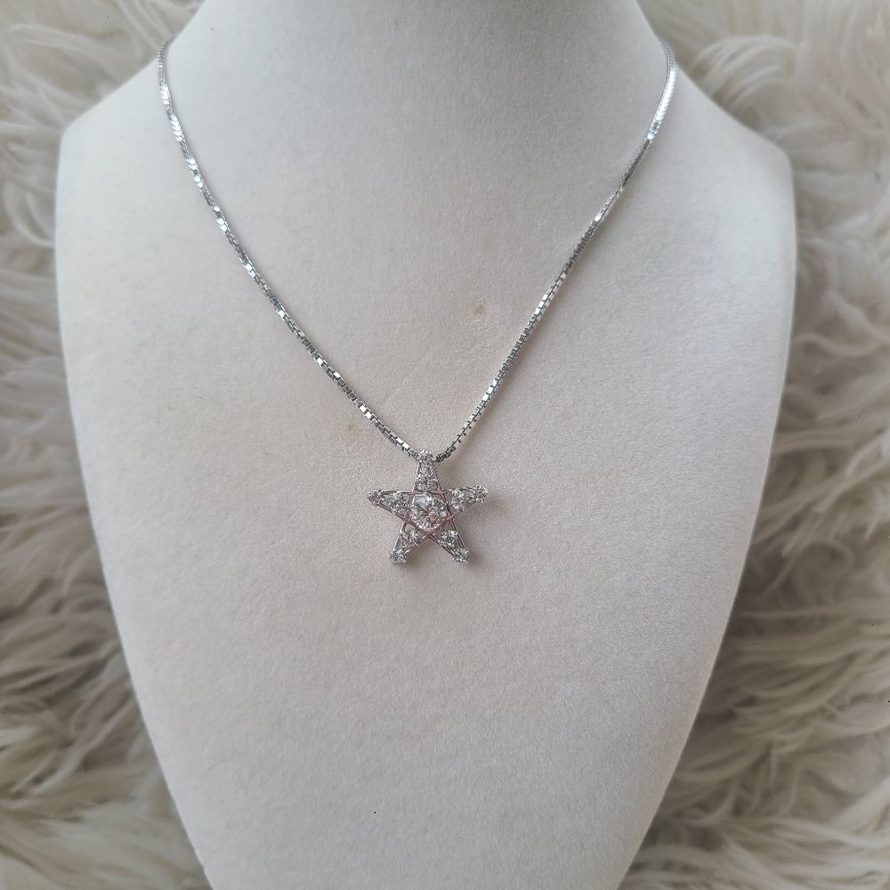 Swarovski Crystal Bailey Silver Toned Star Pendant Necklace- Excellent Condition